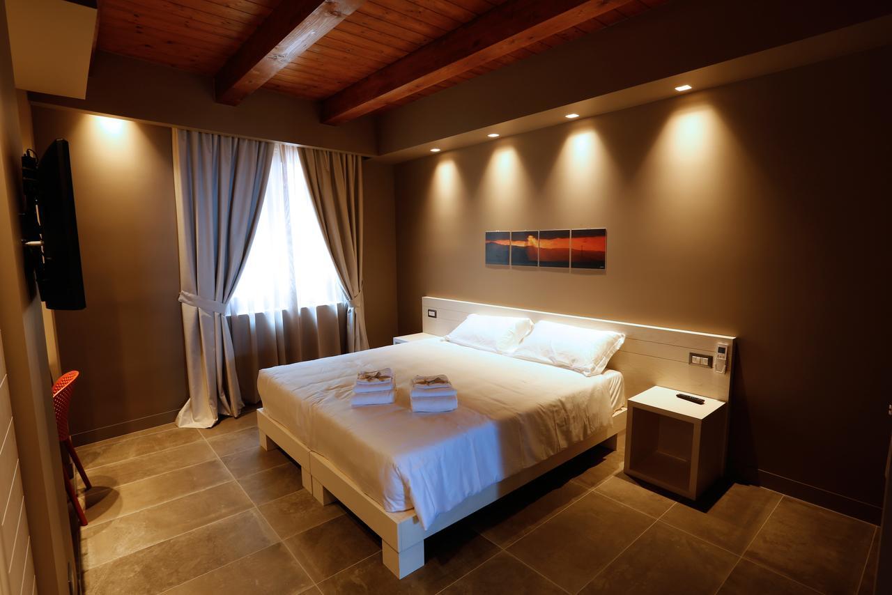 Il Casato Deluxe Rooms Scilla Eksteriør billede